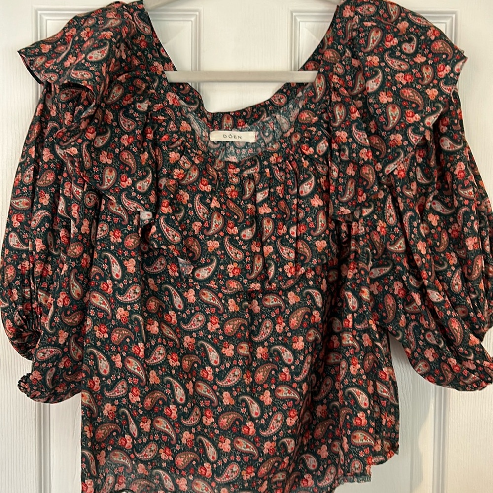 DOEN top size small